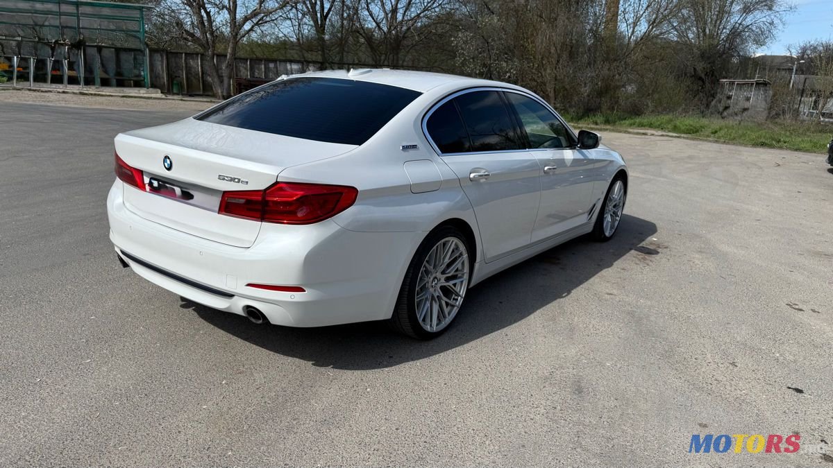 2017' BMW 5 Series photo #4