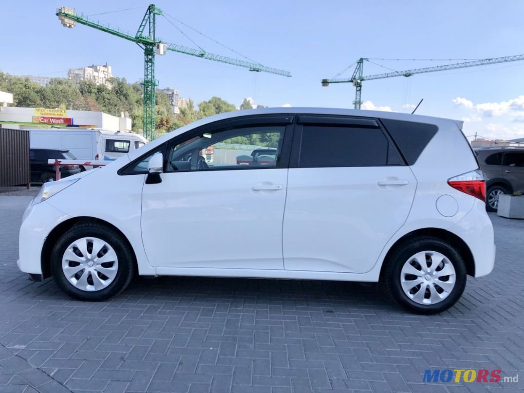 2011' Toyota Verso-S photo #6