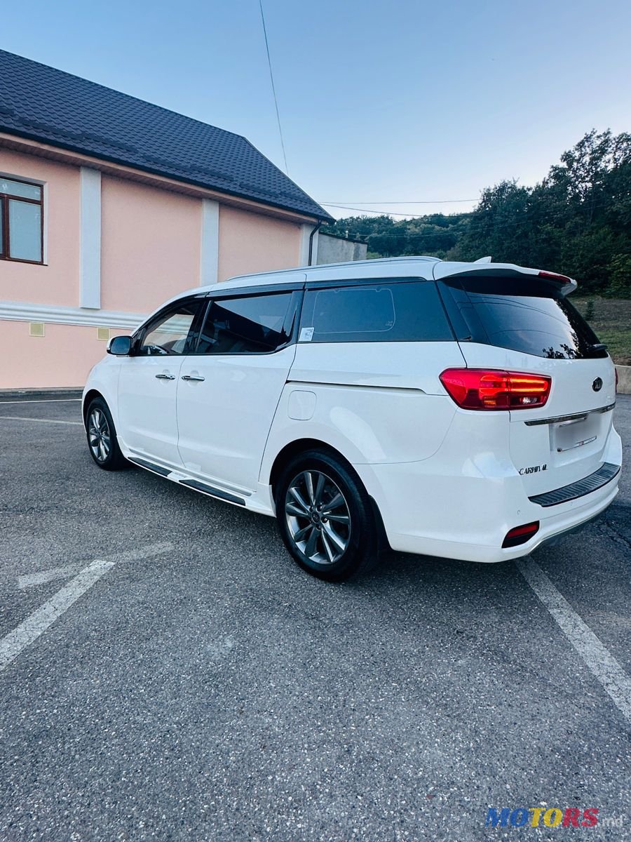 2018' Kia Carnival photo #1