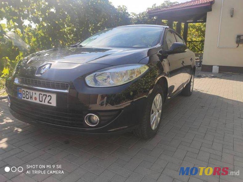 2011' Renault Megane photo #2