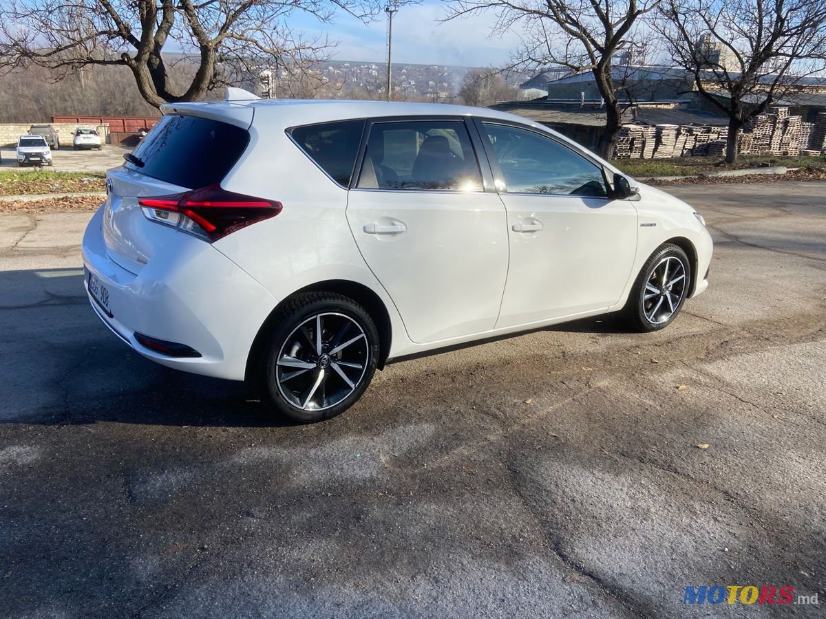 2015' Toyota Auris photo #2