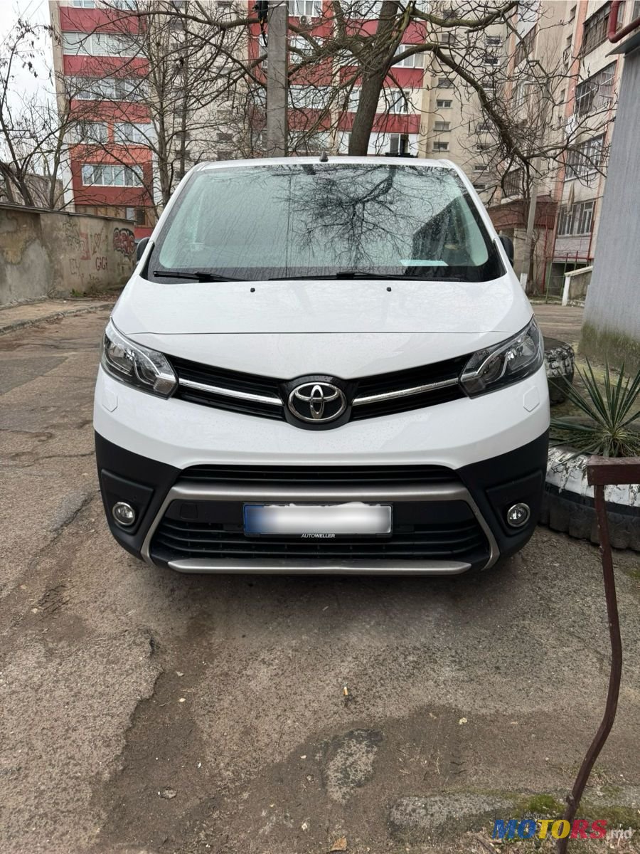 2019' Toyota ProAce Verso photo #1