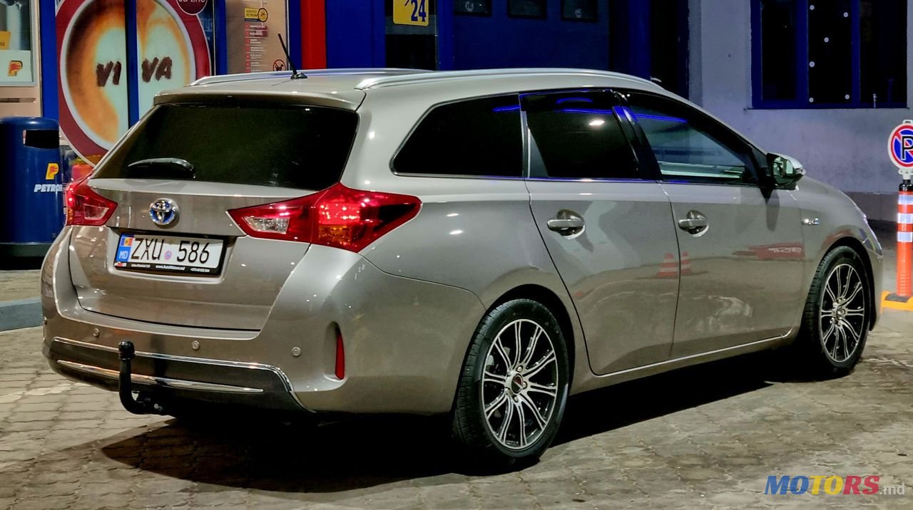 2014' Toyota Auris photo #5