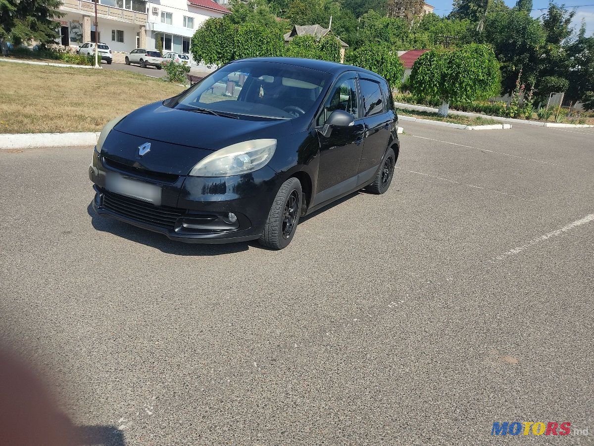 2012' Renault Scenic photo #2