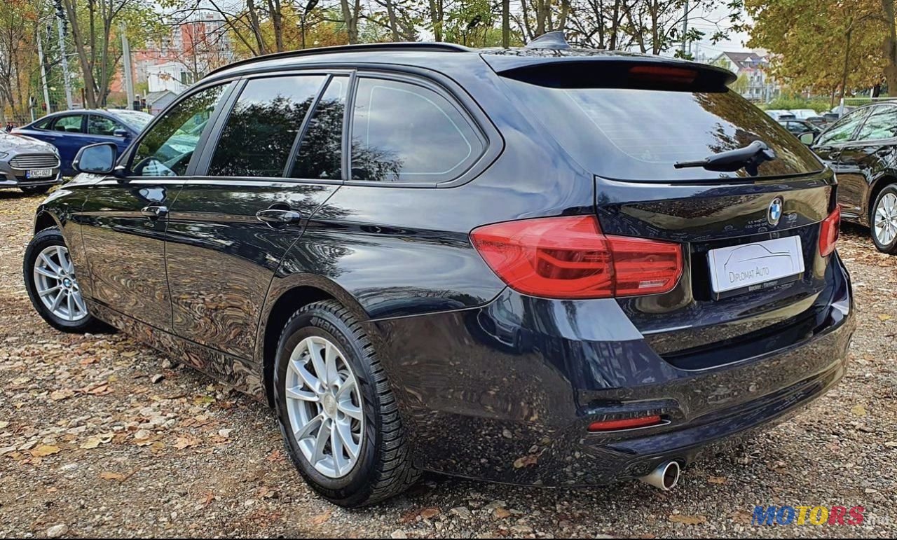 2017' BMW 3 Series photo #5