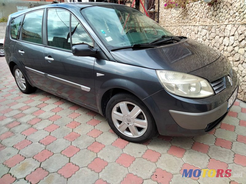 2005' Renault Grand Scenic photo #1