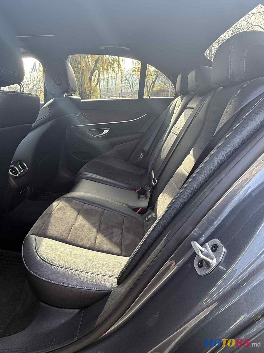 2020' Mercedes-Benz E-Class photo #6