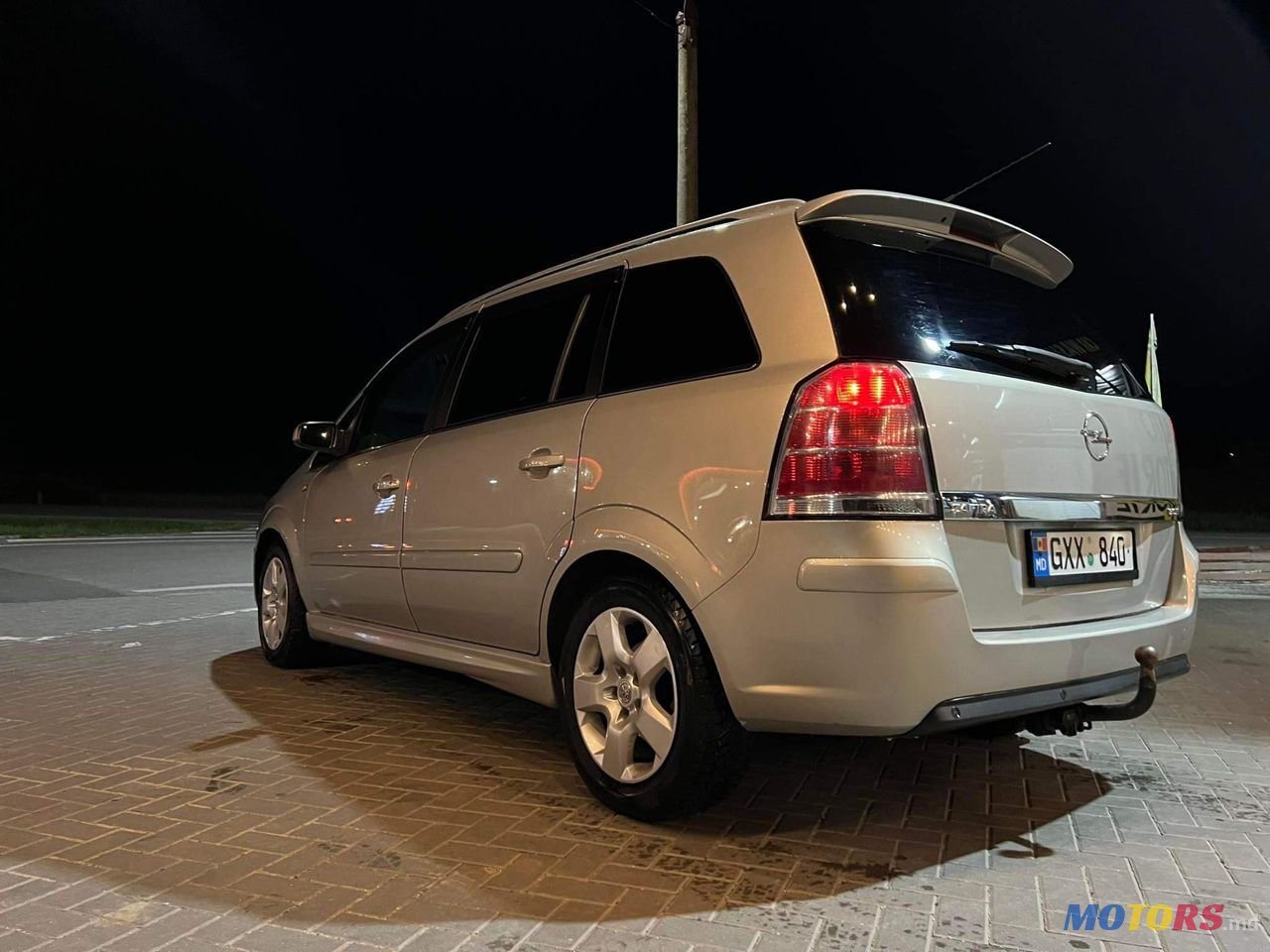 2005' Opel Zafira photo #1