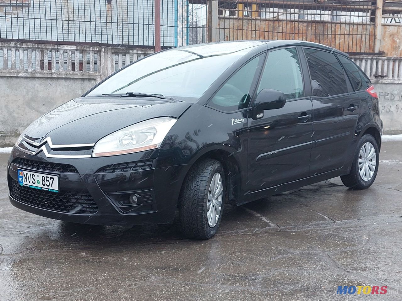 2010' Citroen C4 Picasso photo #4