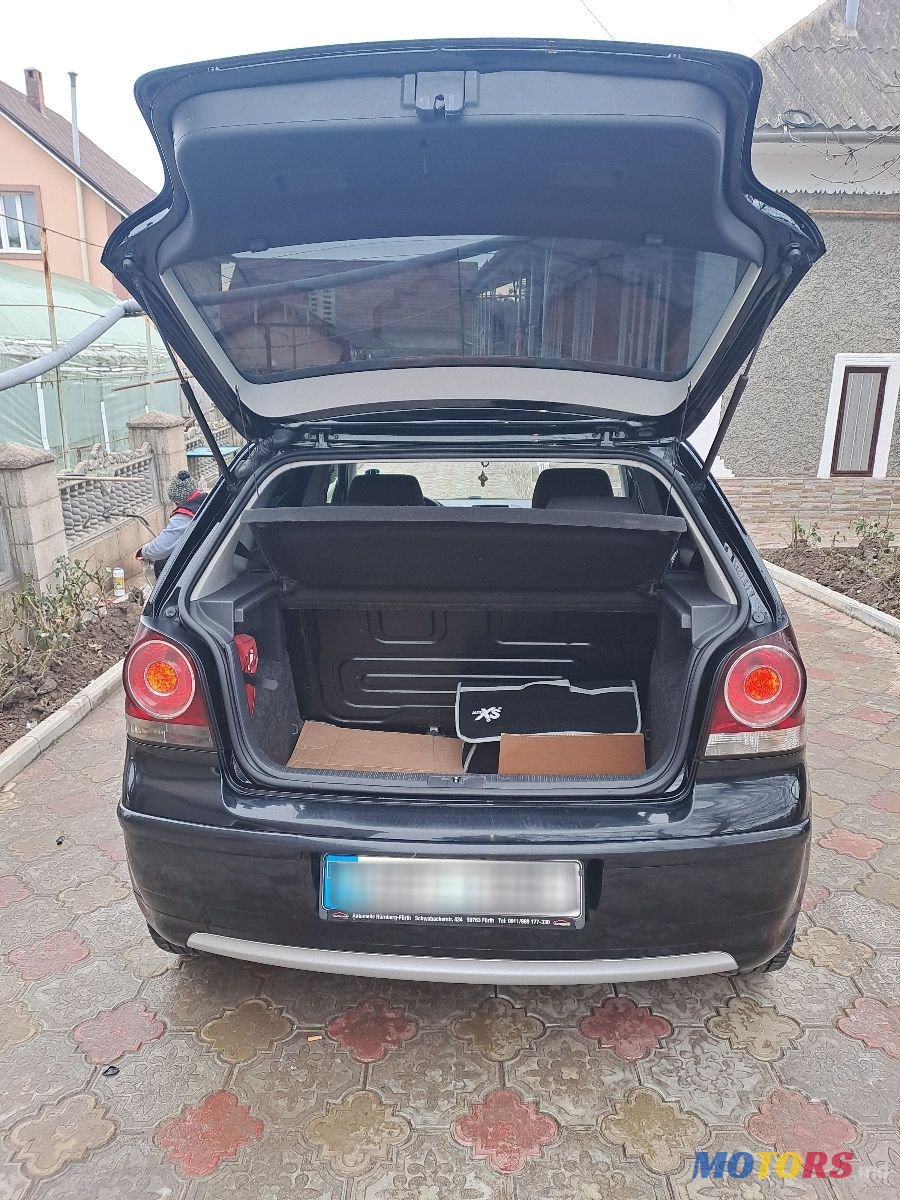 2008' Volkswagen Polo photo #5