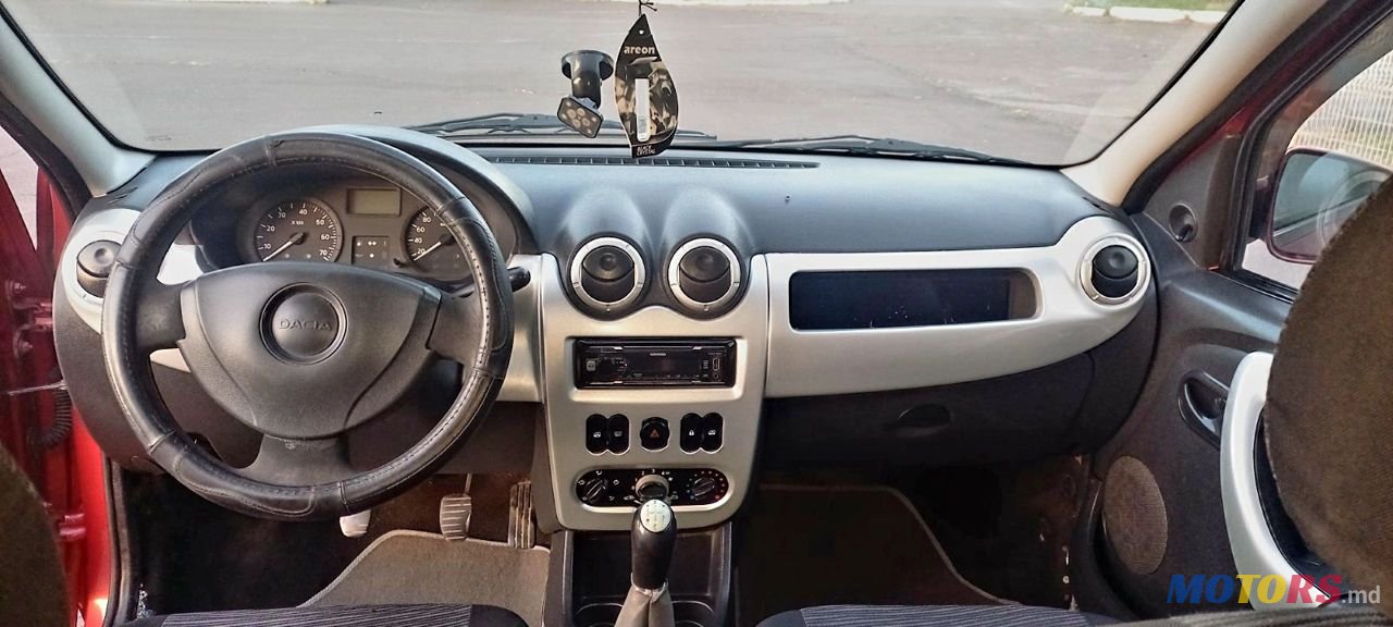 2009' Dacia Logan photo #5