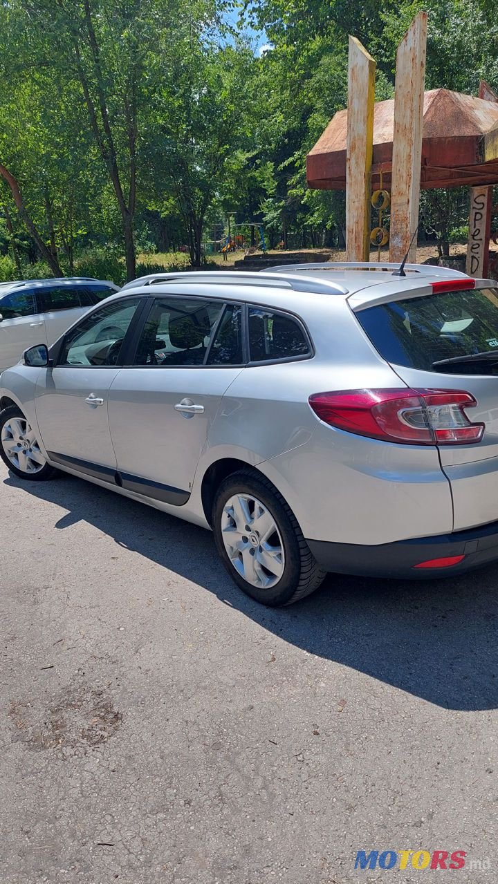 2012' Renault Megane photo #6