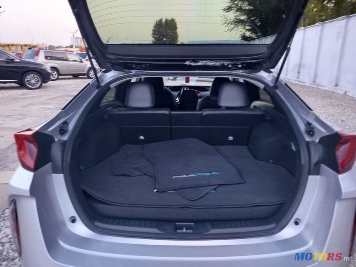 2018' Toyota Prius Prime photo #6