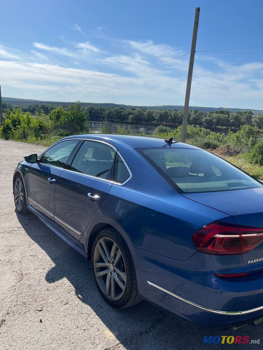 2016' Volkswagen Passat photo #6