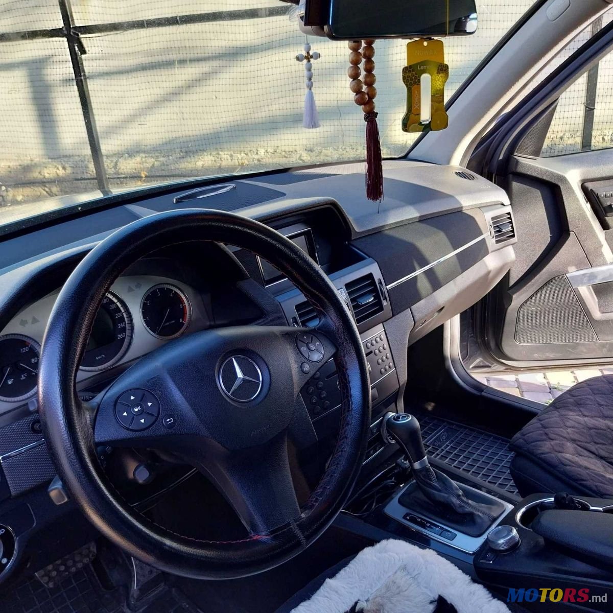 2009' Mercedes-Benz GLK-Class photo #5