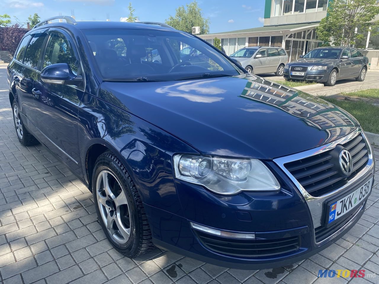 2010' Volkswagen Passat photo #2