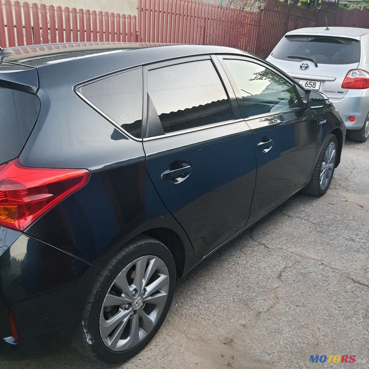 2013' Toyota Auris photo #5