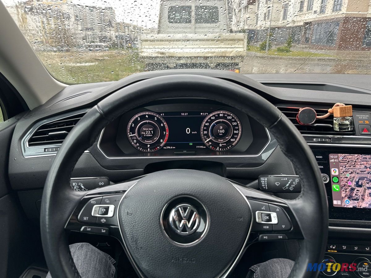 2019' Volkswagen Tiguan photo #6