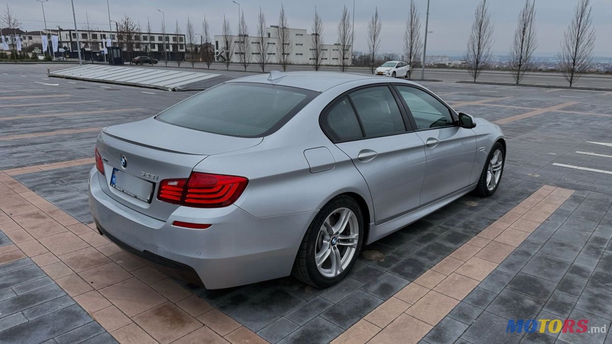 2013' BMW 5 Series photo #4