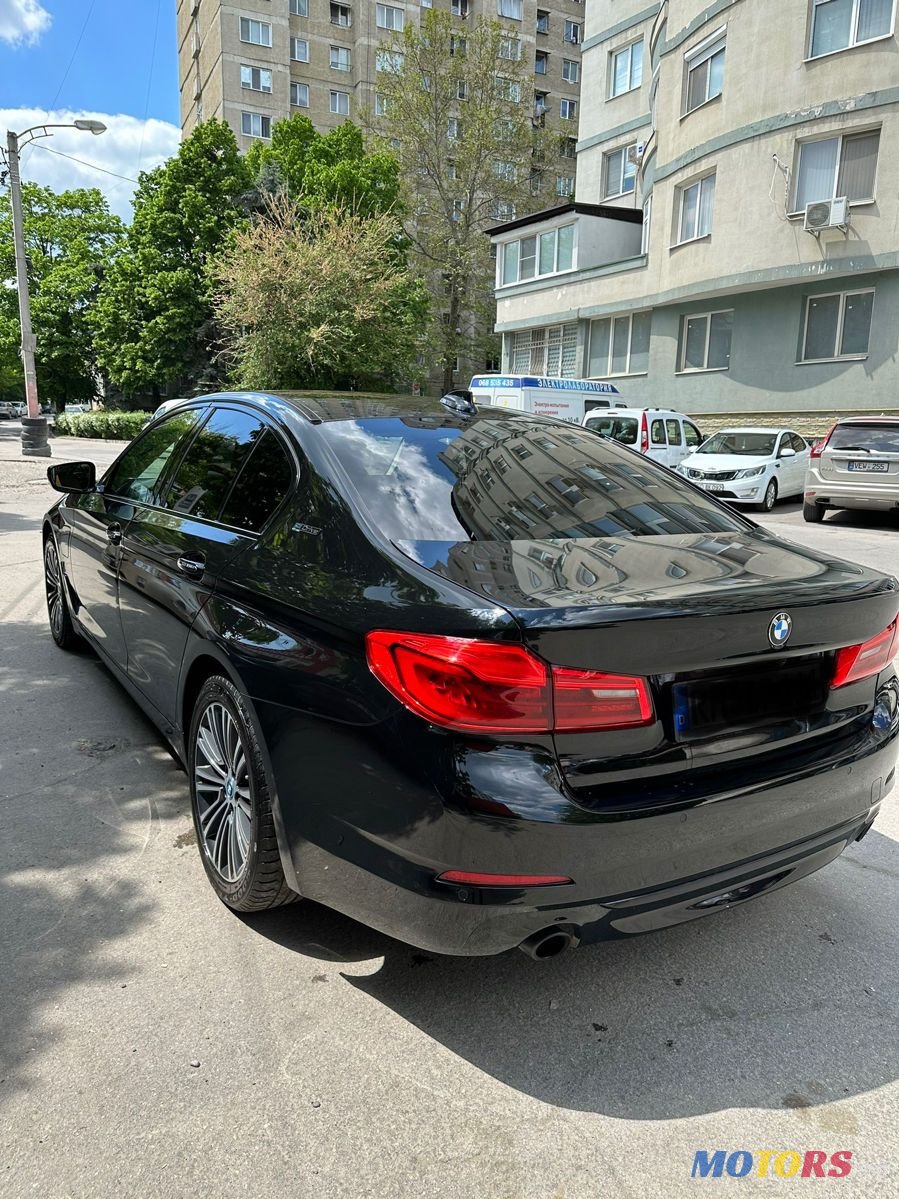 2017' BMW 5 Series photo #2