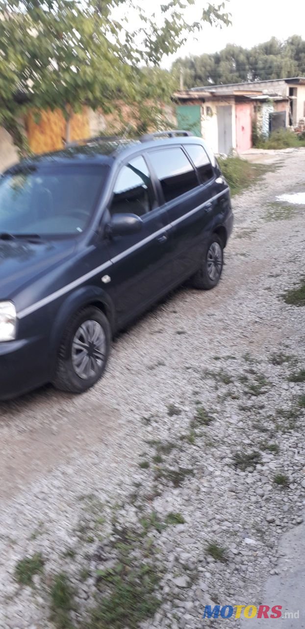 2005' Kia Carens photo #2