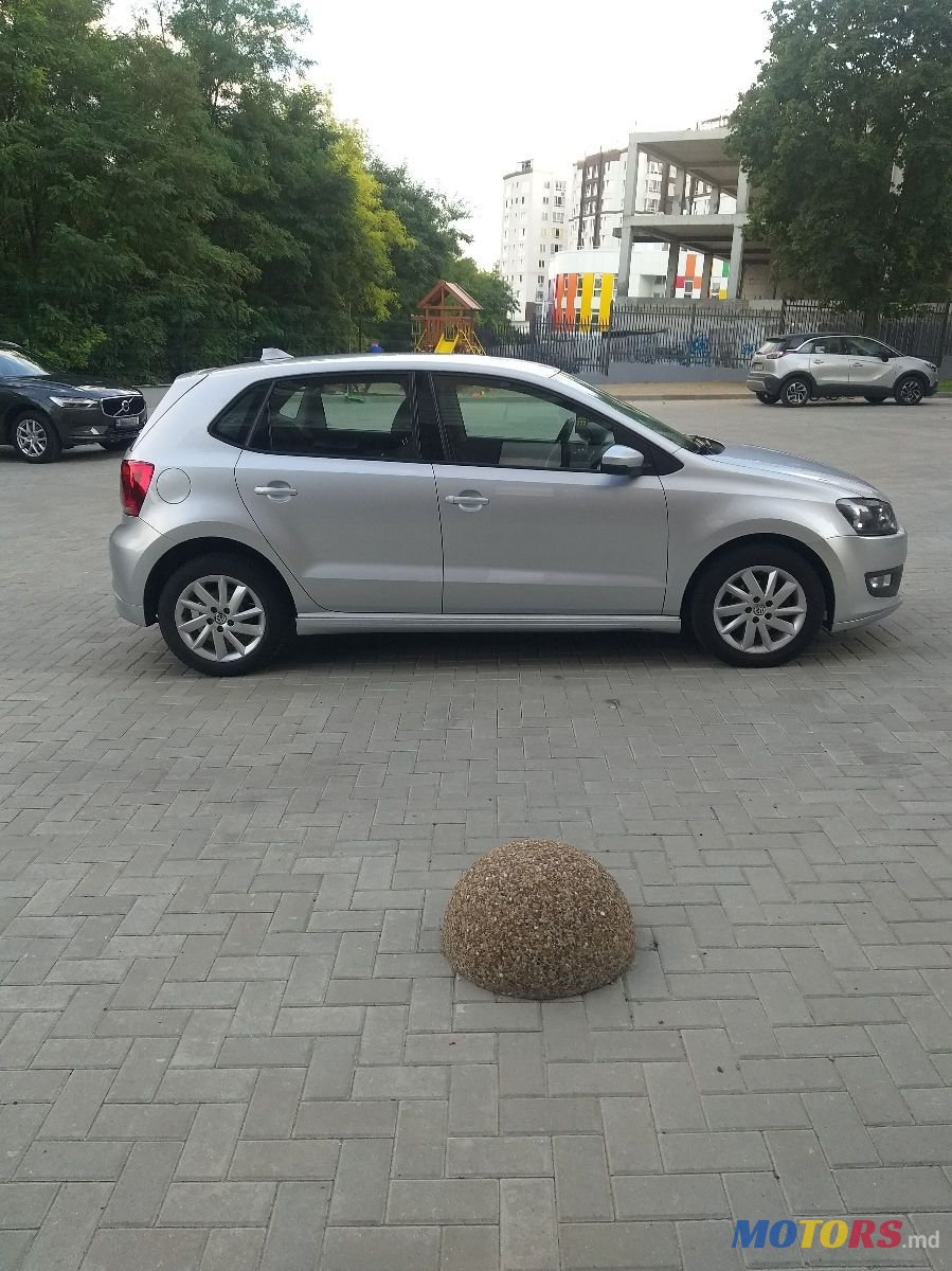 2013' Volkswagen Polo photo #5