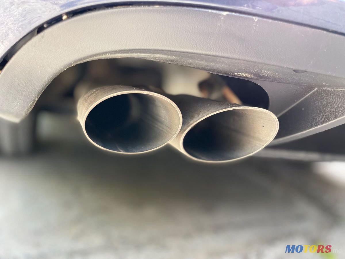 2011' Volkswagen Passat photo #4