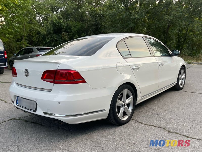 2013' Volkswagen Passat photo #3