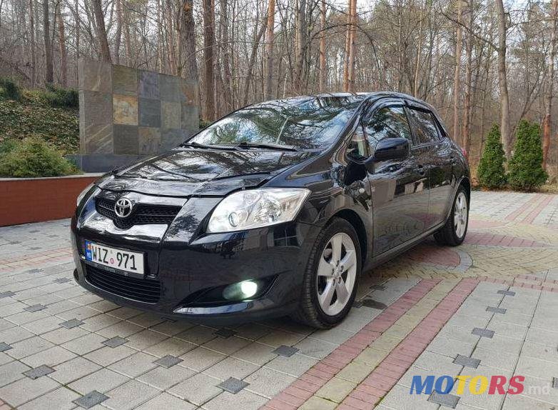2008' Toyota Auris photo #1