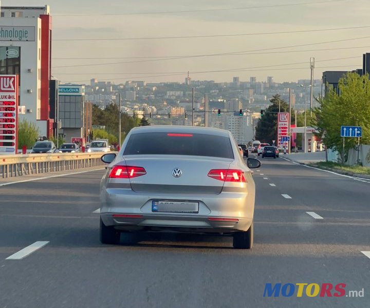 2018' Volkswagen Passat photo #4