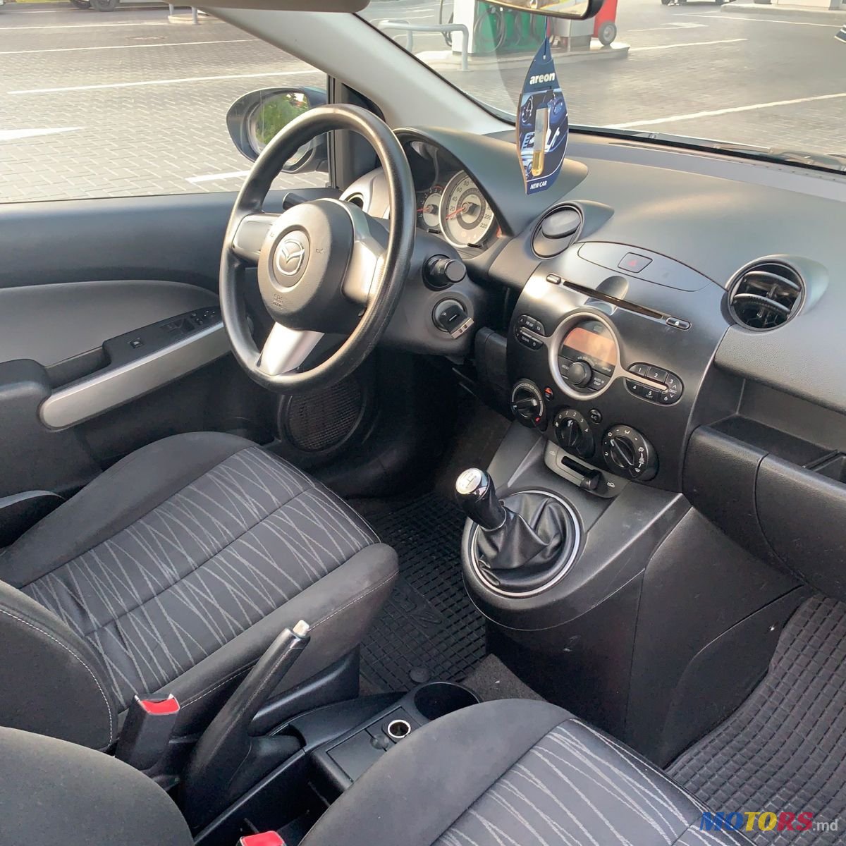 2009' Mazda 2 photo #2