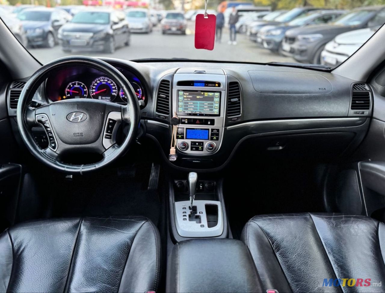 2010' Hyundai Santa Fe photo #4