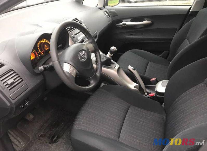 2009' Toyota Auris photo #1