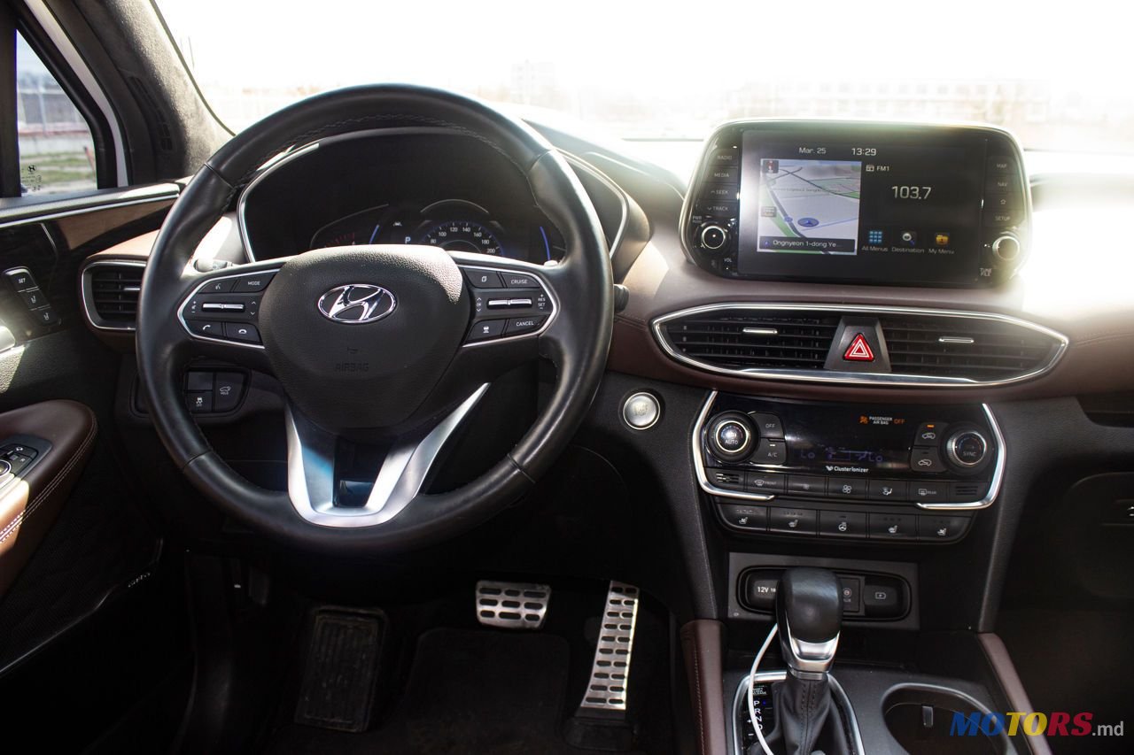 2018' Hyundai Santa Fe photo #4