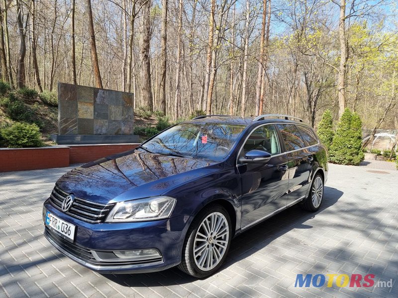 2012' Volkswagen Passat photo #2