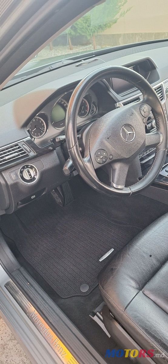 2011' Mercedes-Benz E-Class photo #6