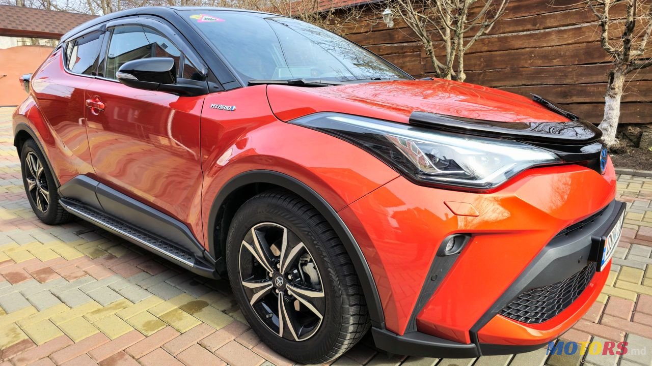 2020' Toyota C-HR photo #2