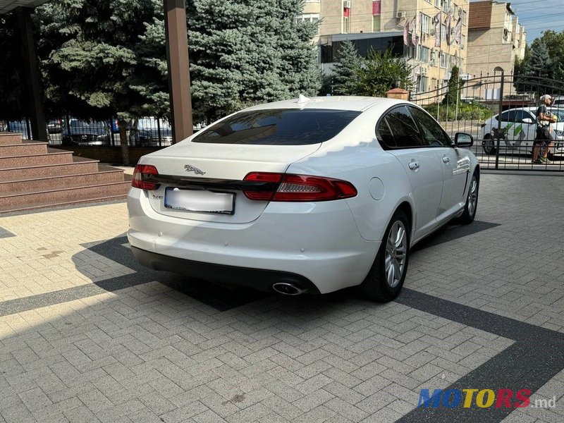 2013' Jaguar XF photo #5