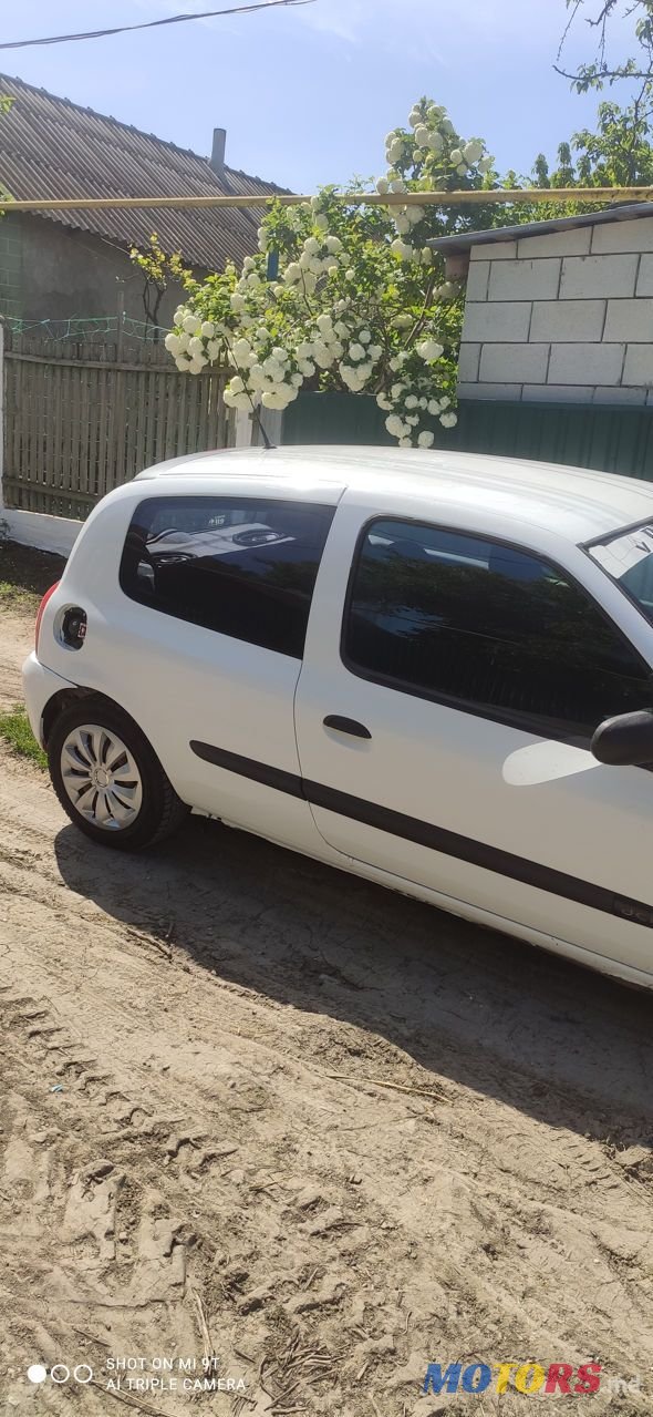 2003' Renault Clio photo #5