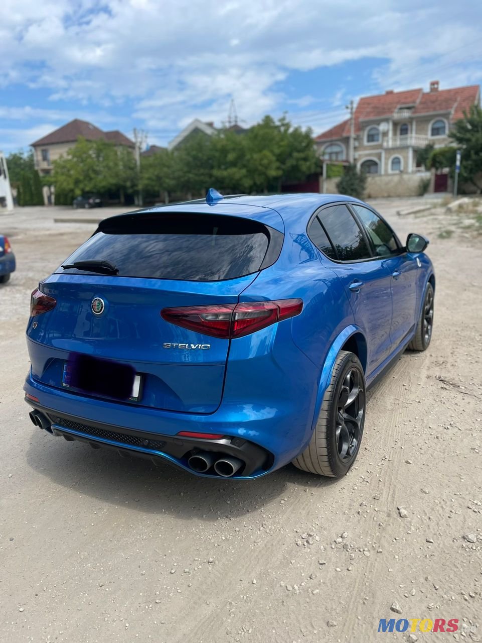 2018' Alfa Romeo Stelvio photo #5