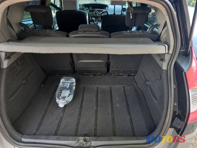 2008' Renault Scenic photo #5