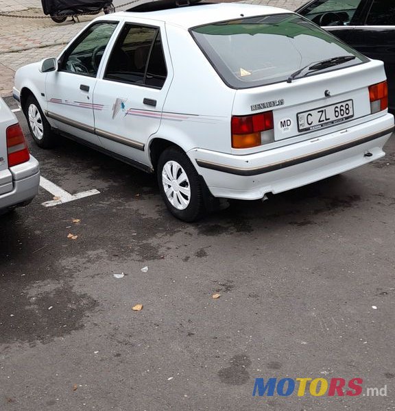 1991' Renault 19 photo #2