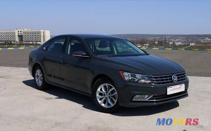 2018' Volkswagen Passat photo #1