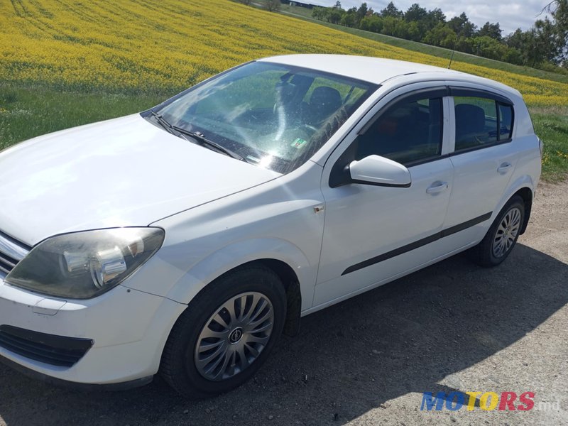 2005' Opel Astra H photo #2
