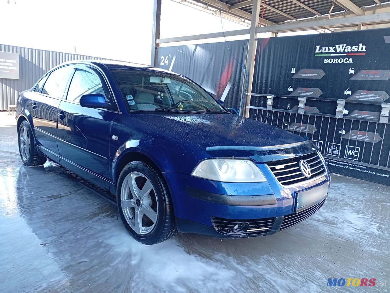 2001' Volkswagen Passat photo #3