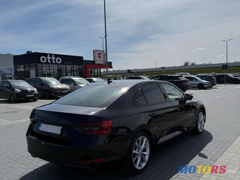 2020' Skoda Superb photo #5
