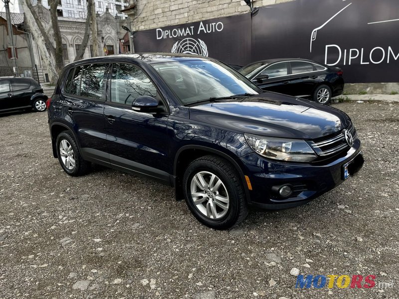 2013' Volkswagen Tiguan photo #3