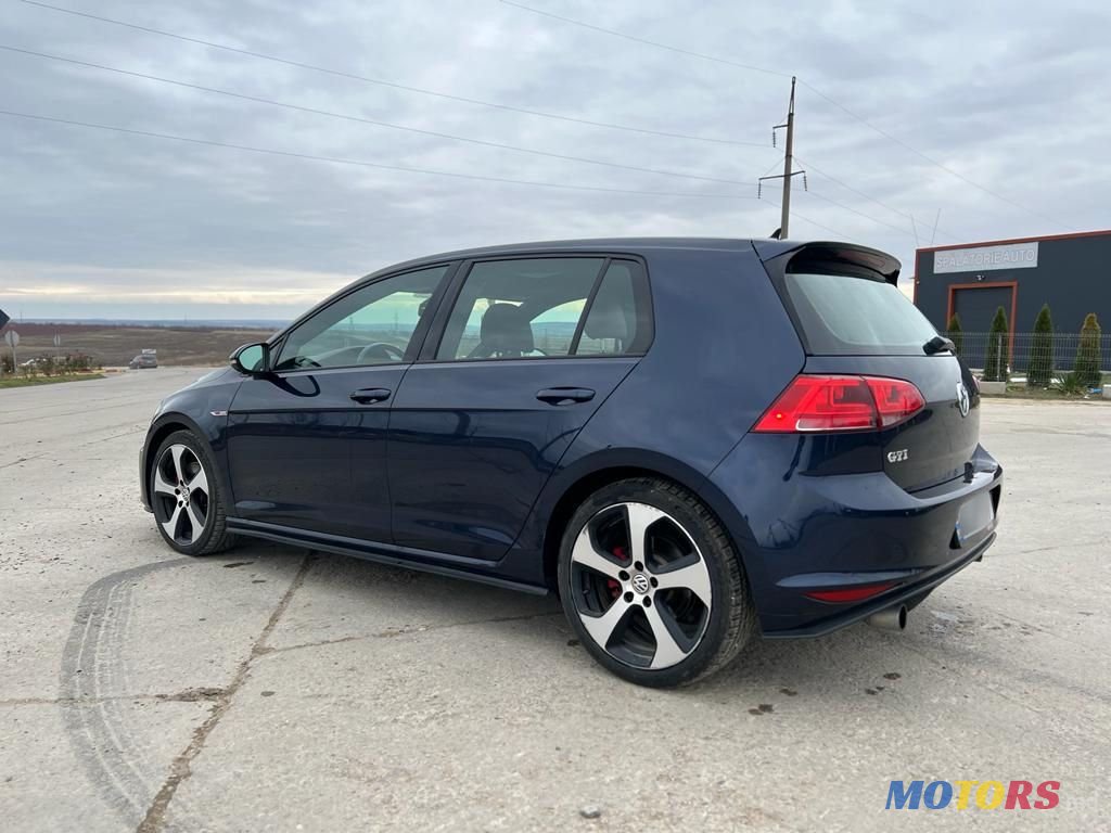2015' Volkswagen Golf photo #5