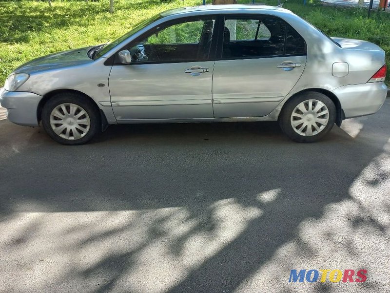 2005' Mitsubishi Lancer photo #4