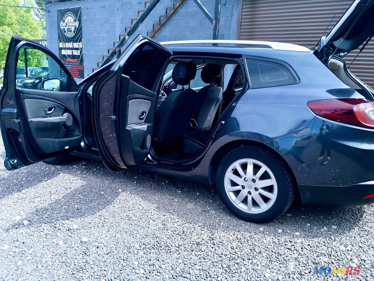 2010' Renault Megane photo #6